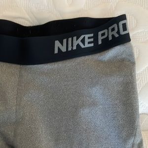 Nike Pro cropped leggings